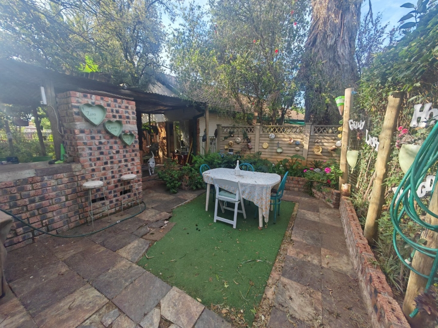 8 Bedroom Property for Sale in Fleurdal Free State